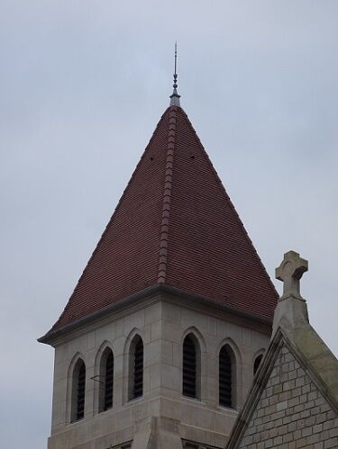 Temple Château-Thierry clocher et croix
